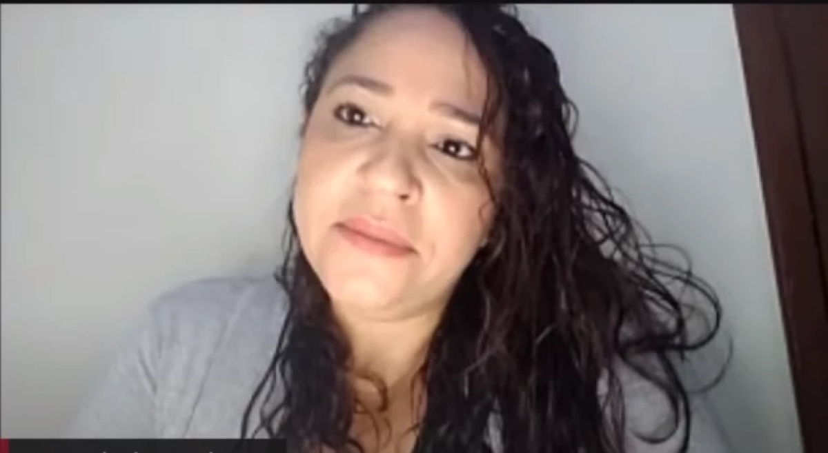 Michele Prado - Foto: Reprodução/YouTube TV Democracia
