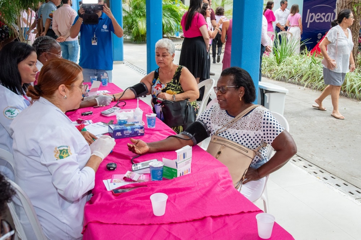 Ipesaúde promove ação especial do Outubro Rosa com atendimentos e serviços gratuitos - Foto: Thiago Santos / Secom do Governo de Sergipe
