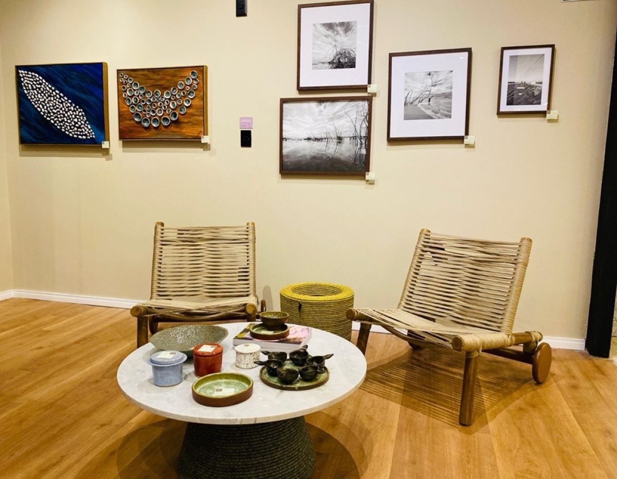 O espaço é decorado com obras produzidas pelos 6 idealzadores do projeto - Foto: Divulgação | Casa D`Arte
