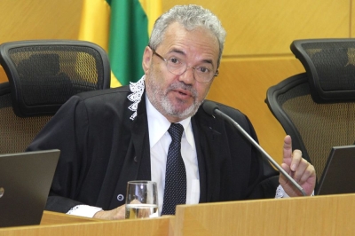 O conselheiro-presidente Cl�vis Barbosa (Foto: Cleverton Ribeiro/TCE/SE)