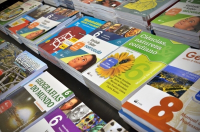 Escolas j� podem fazer registro de escolha do Livro Did�tico 2017 (Foto: Eug�nio Barreto/Seed/SE)
