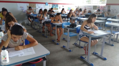 Alunos fazem o I Simula Enem (Foto: Divulga��o/Seed/SE)