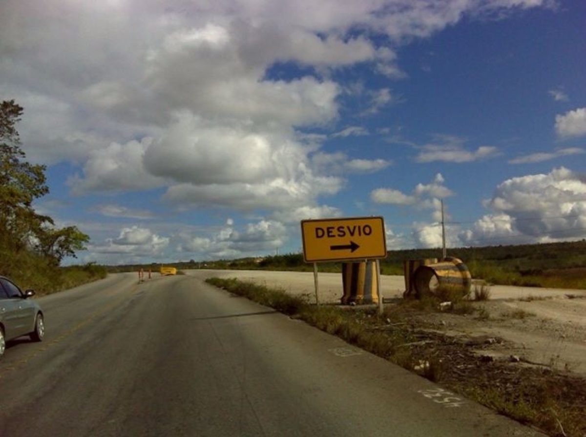 Desvio no Km 30, no munic�pio de Capela (SE) (Foto: BR-101 NE)