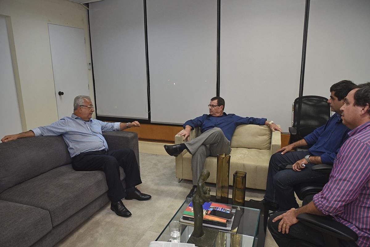 Governador se re�ne com presidente do TJ e secret�rios para discutir a��es conjuntas de combate � vi (Foto: Marcelle Cristinne/ASN)