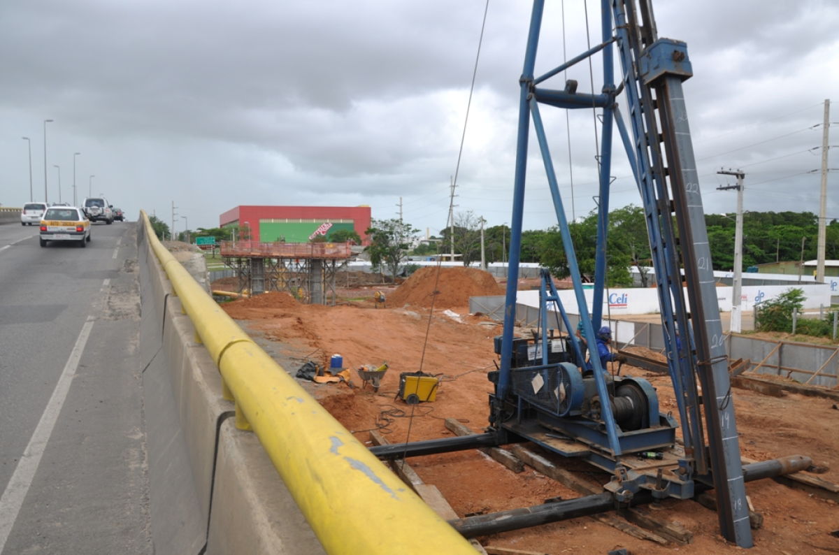Servi�os de interliga��o das Avenidas Rio de Janeiro e Gasoduto est�o em ritmo satisfat�rio (Foto: Jorge Reis/Seinfra/SE)