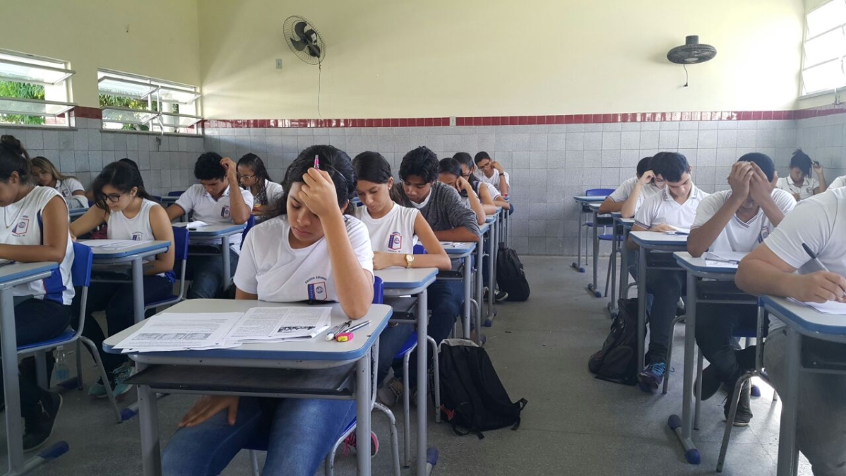 Alunos do Atheneu participam do I Simulado para o Enem (Foto: Divulga��o/Seed/SE)