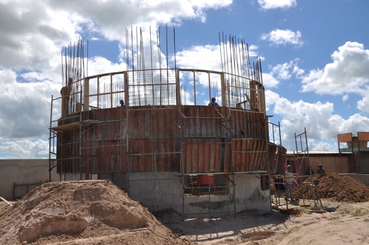 Governo constr�i uma adutora com reservat�rio elevado, no munic�pio de Tobias Barreto, a 127 km de Aracaju (Foto: Jorge Reis/Seinfra/SE)