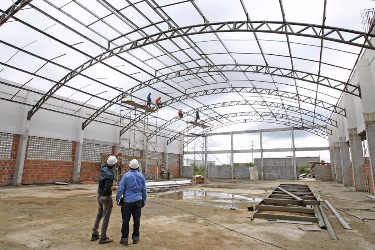 Em Umba�ba, escola profissionalizante oferecer� 504 vagas voltadas para a cadeia produtiva t�xtil (Foto: Victor Ribeiro/ASN)