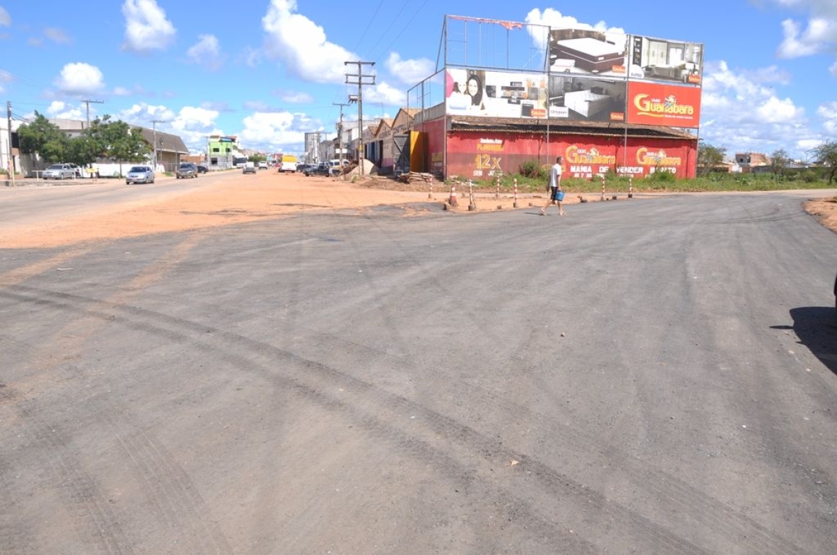 Governo inicia implanta��o de ilumina��o p�blica em obra da nova entrada de Tobias Barreto (Foto: Seinfra/SE)