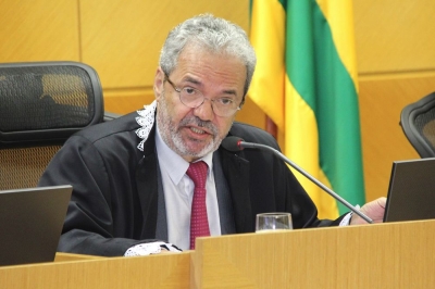 O conselheiro-presidente Cl�vis Barbosa (Imagem: Cleverton Ribeiro/TCE/SE)