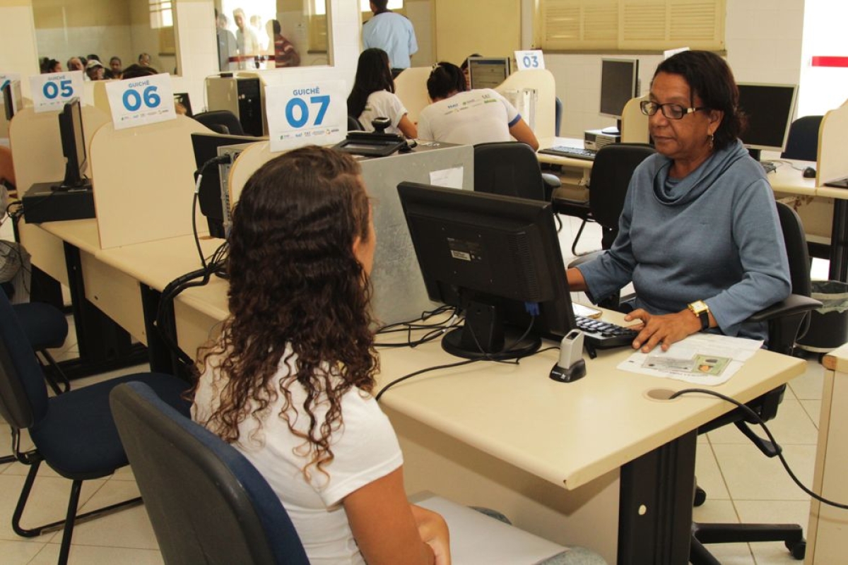 Sistema que reduz prazo para emiss�o de CTPS est� em pleno funcionamento no NAT (Imagem: Pritty Reis/Seidh/SE)