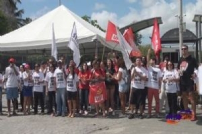 Servidores, incluindo professores, aderiram � Greve Nacional (Foto: Portal Infonet)