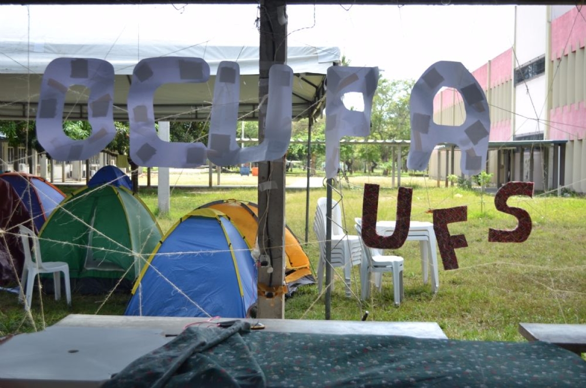 Contra a PEC 241: alunos est�o acampados na UFS h� 4 dias (Imagem: Portal Infonet)