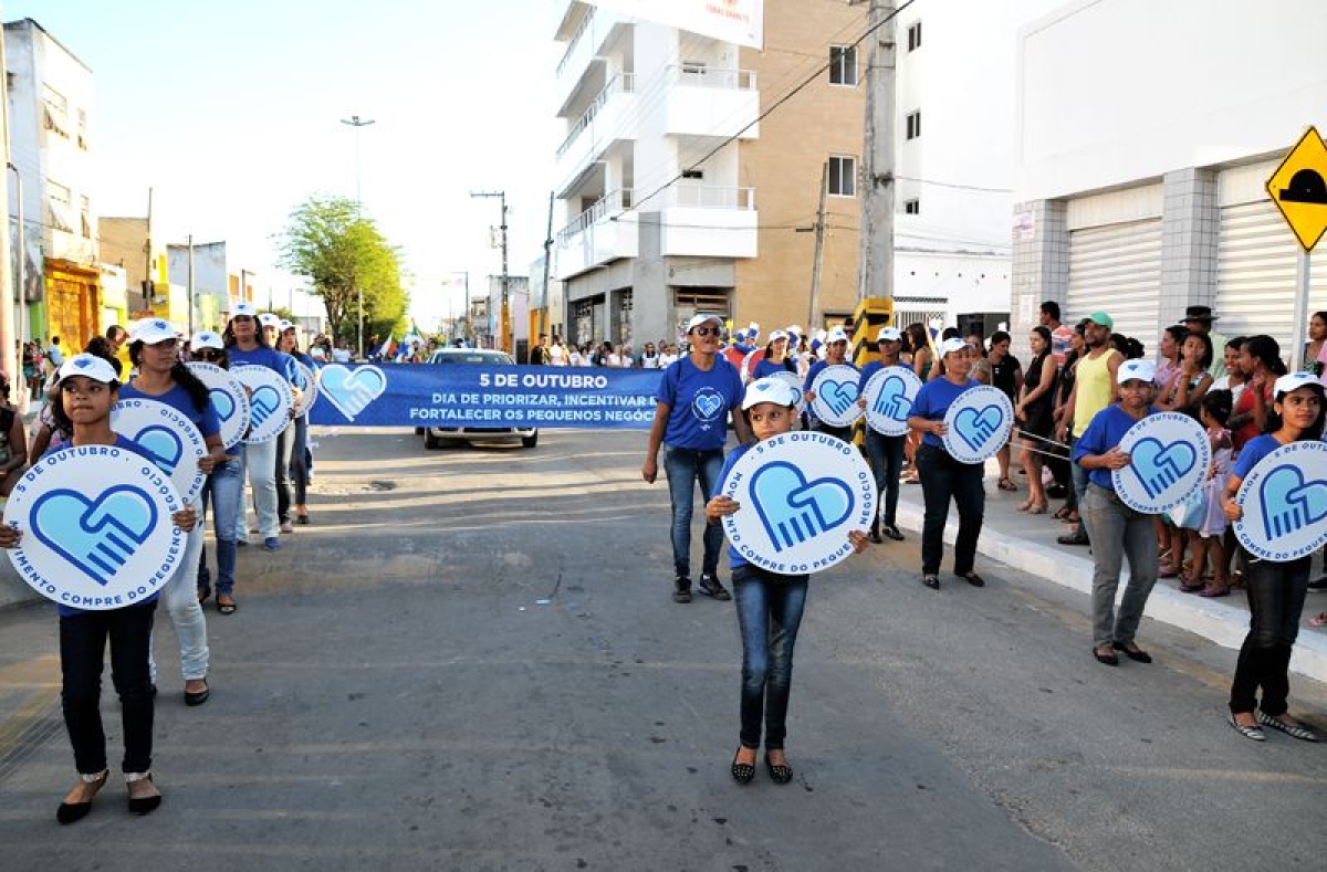 Movimento busca incentivar compras junto aos pequenos neg�cios (Foto: Alfredo Moreira)