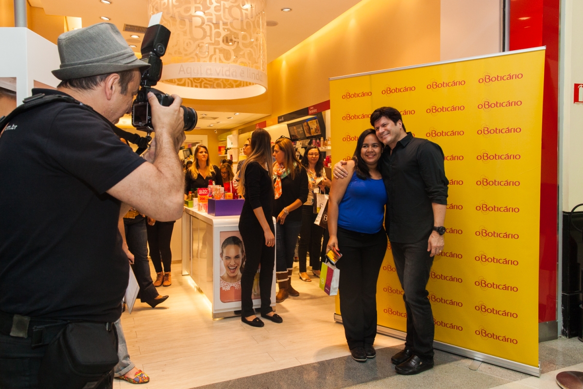 Paulo Ricardo emociona f�s em a��o com O Botic�rio (Foto: Assessoria O Botic�rio)