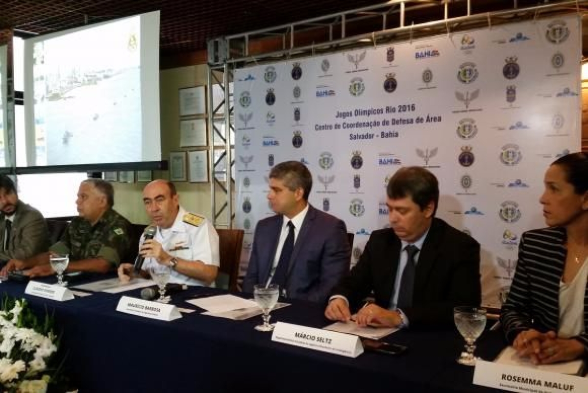 Autoridades apresentam esquema de seguran�a para partidas de futebol da Rio 2016 em Salvador (Foto: Sayonara Moreno/Ag�ncia Brasil)