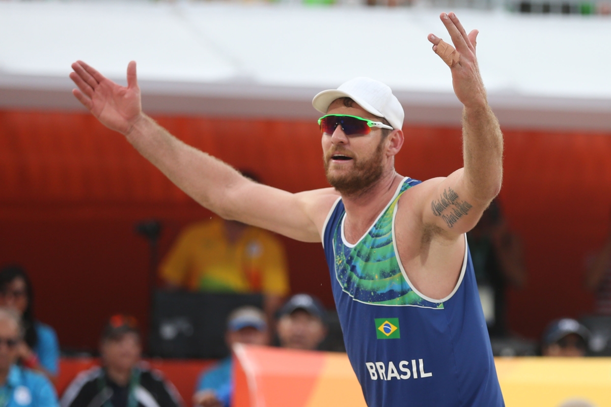 Alison e Bruno Schmidt vencem EUA e avan�am � semifinal no v�lei de praia (Foto: C�lio Messias/Inovafoto)