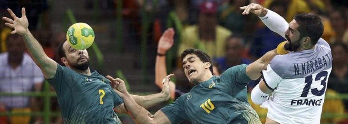 Brasil � eliminado no handebol masculino (Foto: Brasil 247)
