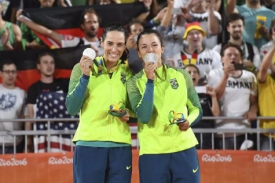 Brasileiras perdem para alem�s e levam a prata no v�lei de praia (Foto: William Lucas/Inovafoto)