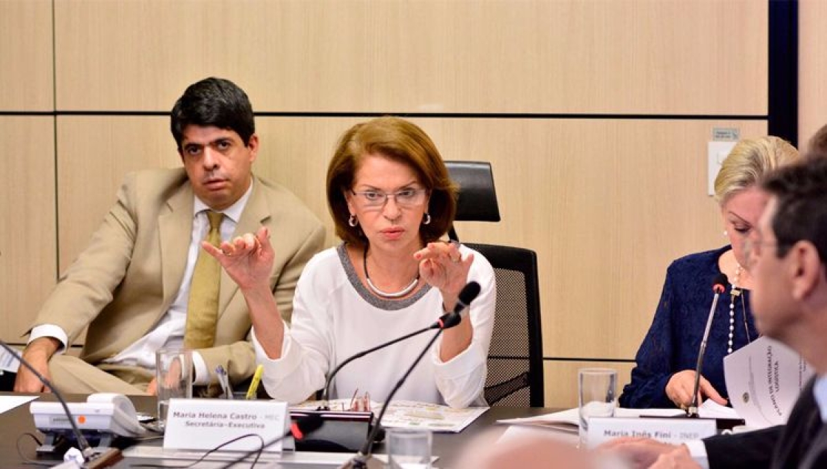 A secret�ria executiva do MEC, Maria Helena Guimar�es de Castro, conduz reuni�o voltada � prepara��o do Enem 2016 (Foto: Rafael Carvalho/MEC)