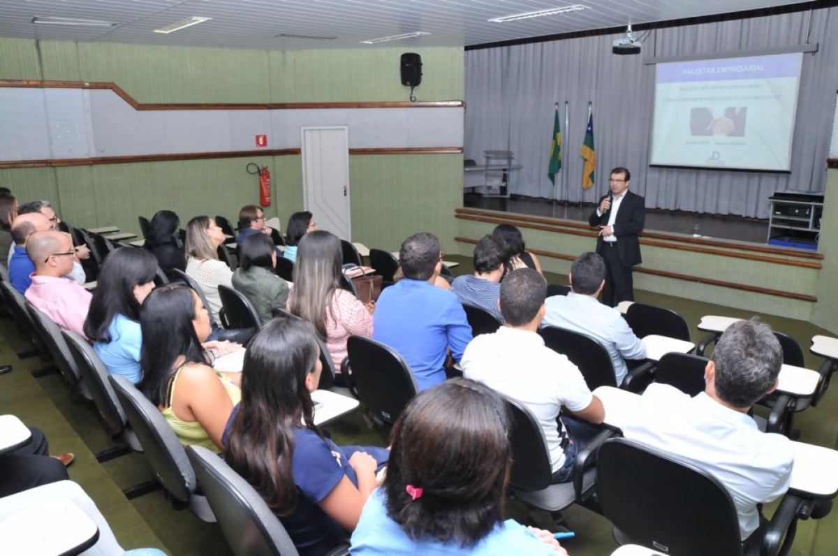 Palestra discute mudan�as nas rela��es entre planos e profissionais da sa�de (Foto: Assessoria Sebrae/SE)