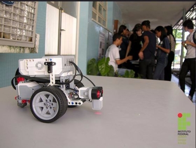 Alunos de Eletr�nica e Inform�tica do IFS exp�em pesquisas e prot�tipos em mostra tecnol�gica (Foto: Assessoria IFS)