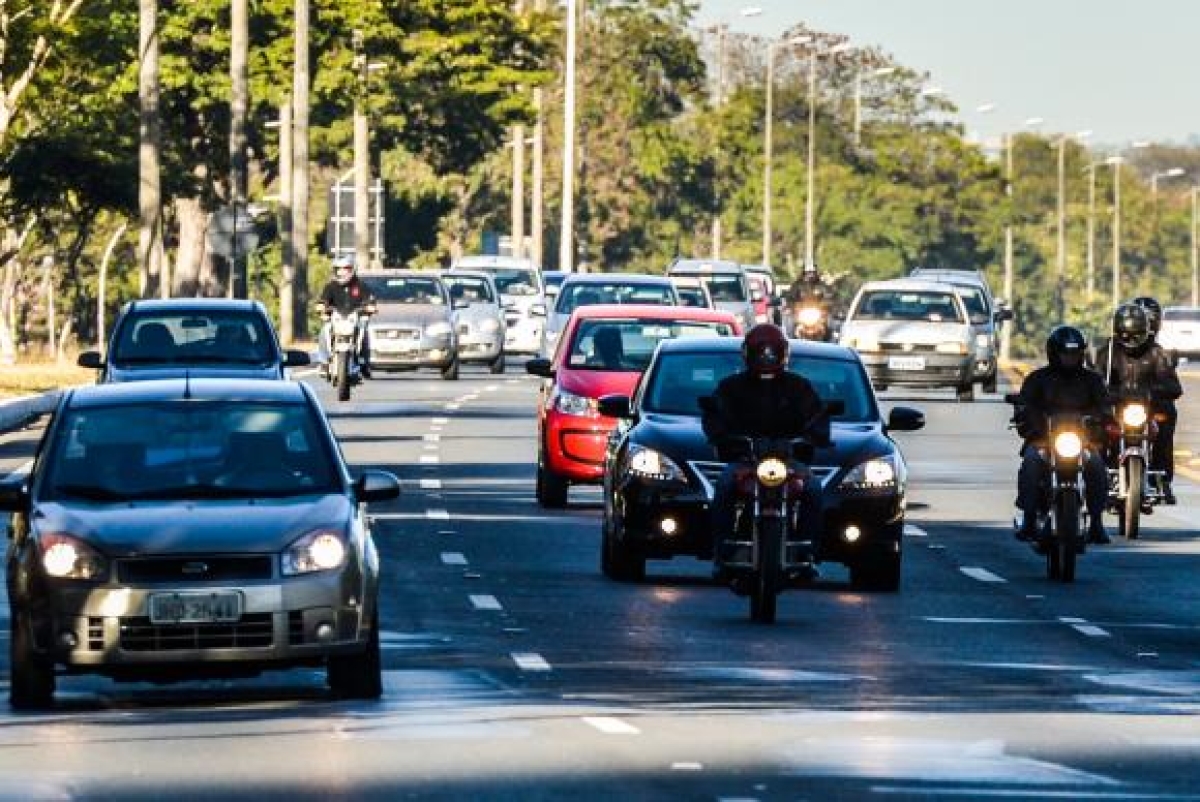 O  juiz  Renato  Borelli, da 20� Vara Federal em Bras�lia, que suspendeu a Lei do Farol Baixo diz que os motoristas n�o podem ser punidos pela falta de sinaliza��o sobre a localiza��o exata das rodoviasJos� Cruz/Ag�ncia Brasil