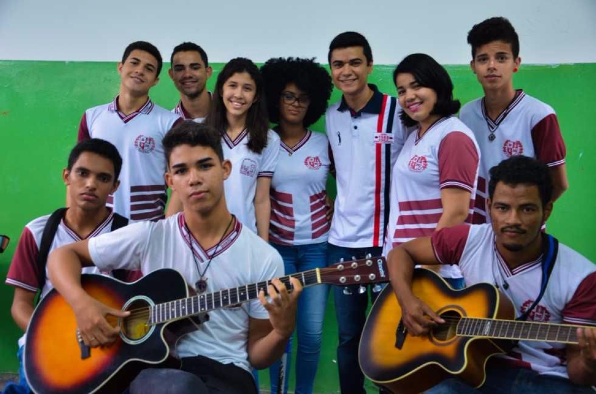 O professor de Espanhol, Carlos J�nior, objetiva trazer a l�ngua espanhola para o cotidiano dos estudantes, a fim de relacionar aspectos pr�ximos a eles e, assim, conseguir adquirir conhecimento (Imagem: Felipe Goettenauer/ASN)