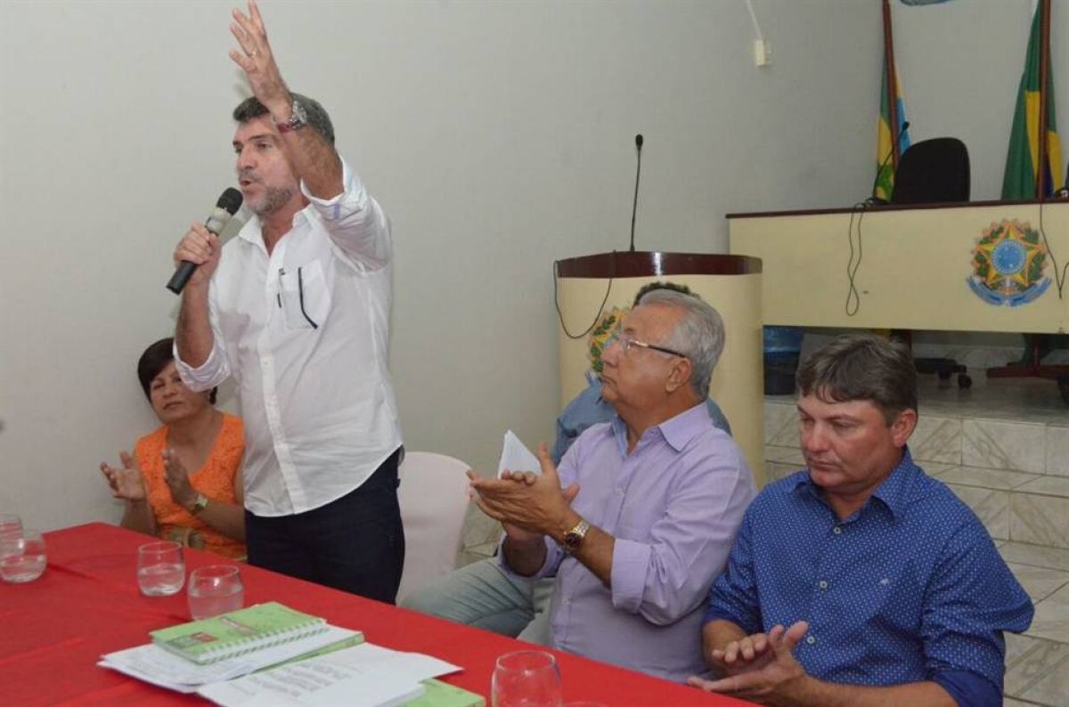 Deputado Garibalde Mendon�a, governador Jackson Barreto e presidente da C�mara Municipal de Porto da Folha, vereador Demar (Foto: Ascom Dep. Garibalde Mendon�a)
