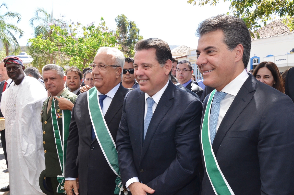 Em Goi�s, Jackson Barreto recebe Comenda da Ordem do M�rito (Foto: Governo de Goi�s)
