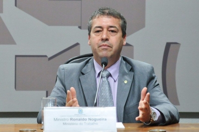 Ministro do Trabalho diz que nenhum direito trabalhista ser� retirado (Foto: Geraldo Magela/Ag�ncia Senado)