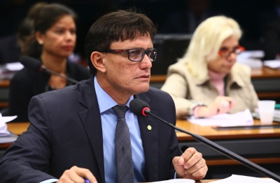 Delegado �der Mauro afirma que mudan�a � necess�ria para garantir seguran�a a a��es de policiais (Foto: Antonio Augusto/C�mara dos Deputados)