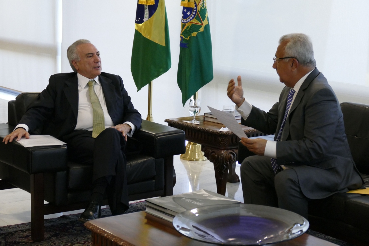 Jackson Barreto demonstrou ao presidente quais s�o as prioridades da gest�o estadual pra vencer esse momento de dificuldades (Foto: Roque S�)