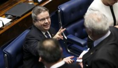 O relator do processo, Antonio Anastasia, foi acusado de estar agindo partidariamente pela oposi��o (Foto: Marcelo Camargo/Ag�ncia Brasil)