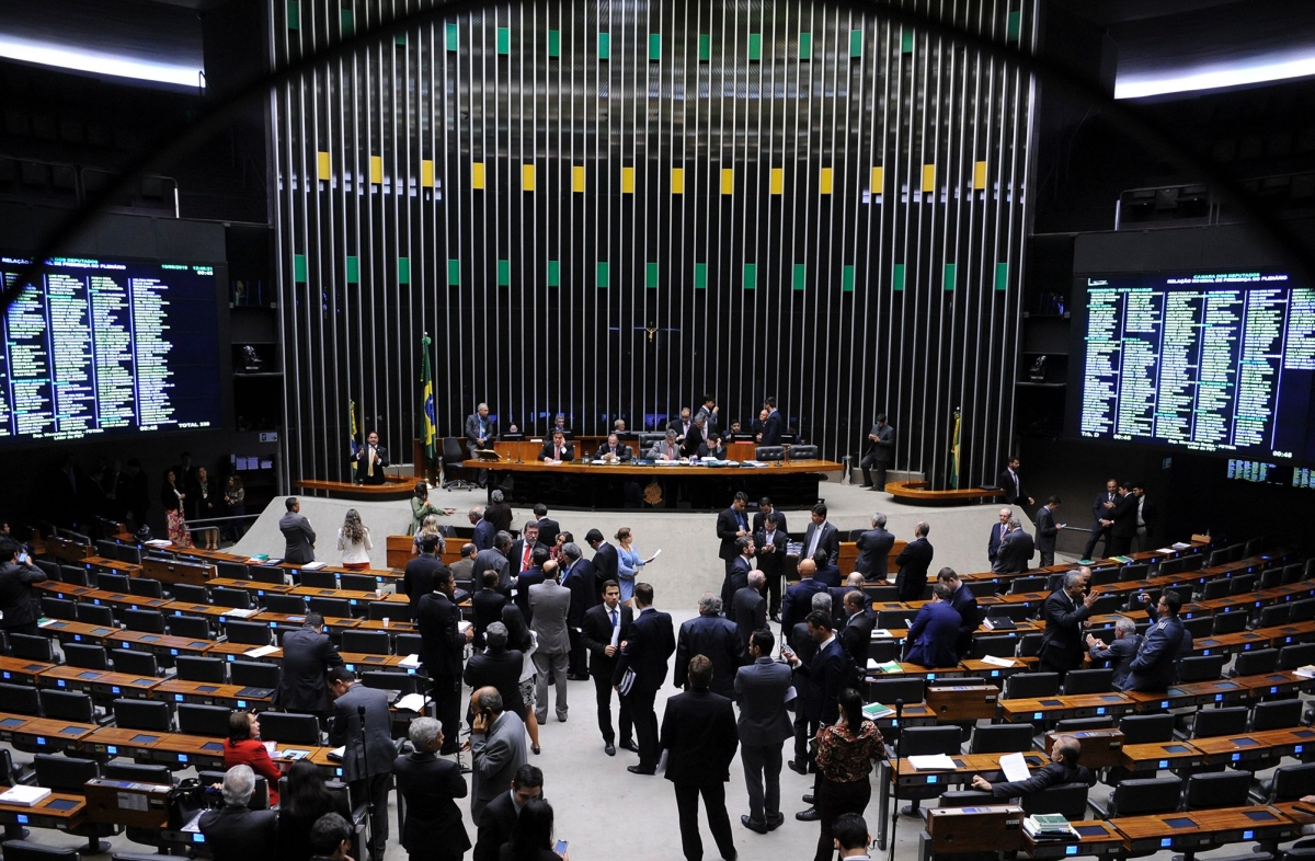 Devido ao baixo quorum, governo e oposi��o concordaram com o adiamento da vota��o para que os destaques ao projeto que renegocia d�vidas dos estados sejam discutidos (Foto: Alex Ferreira/C�mara dos Deputados)