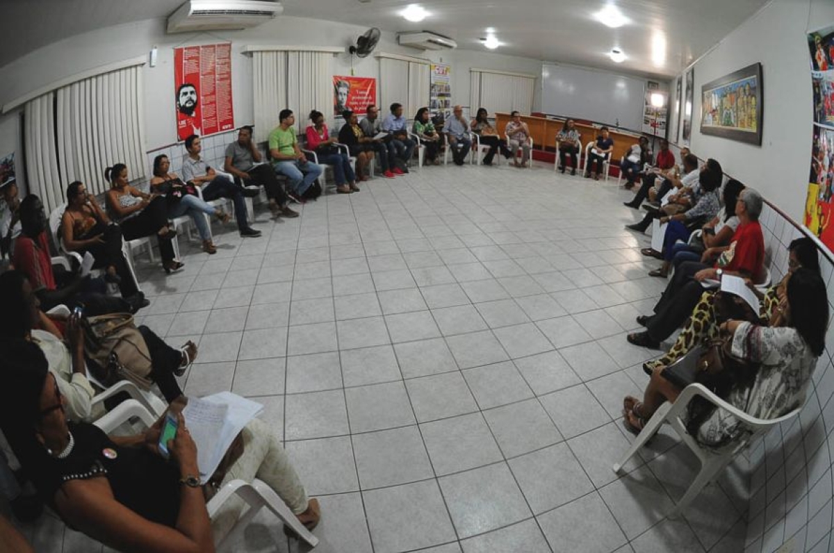 Edvaldo Nogueira e Eliane Aquino se re�nem com educadores para discutir Plano de Governo (Foto: Jana�na Santos/Assessoria Edvaldo Nogueira)
