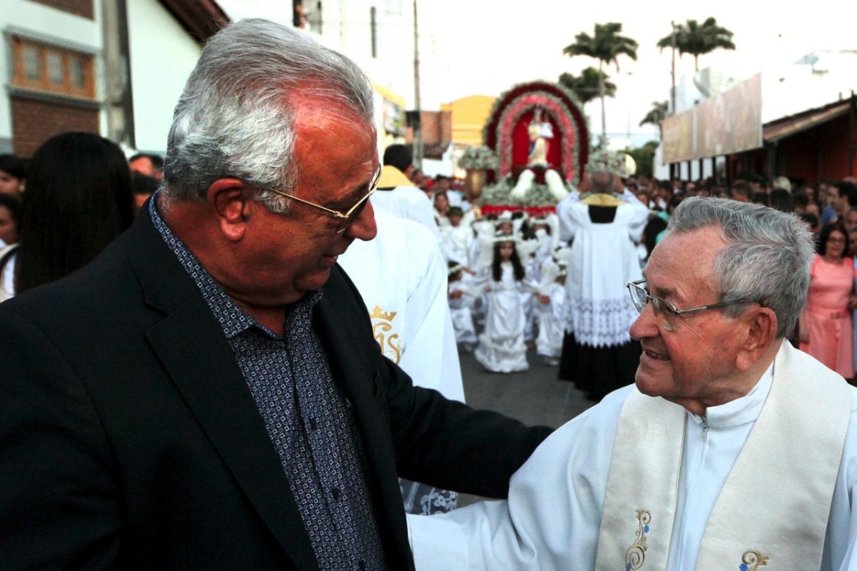 Governador participa de prociss�o em homenagem � padroeira de Tobias Barreto (Foto: Andr� Moreira/ASN)