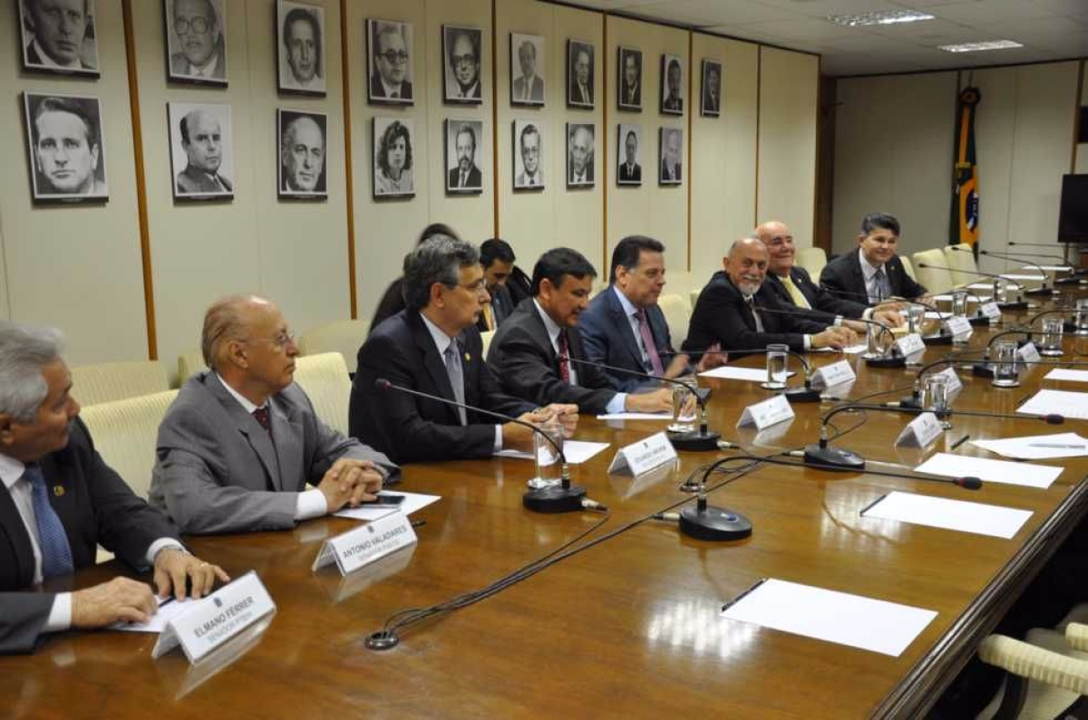 Eduardo Amorim discute d�vidas dos estados nordestinos com ministro da Fazenda (Imagem: Assessoria Eduardo Amorim)