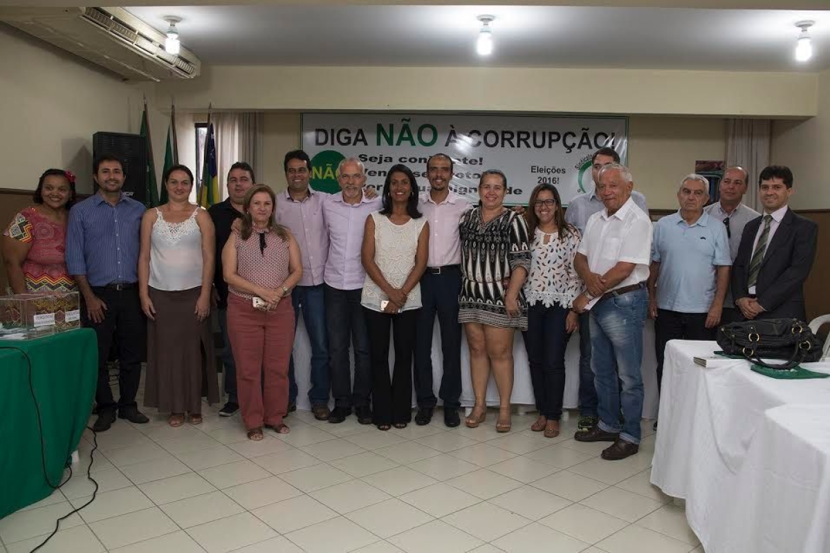 Em encontro com m�dicos, Edvaldo Nogueira diz que Sa�de ser� prioridade (Imagem: Divulga��o/Assessoria Edvaldo Nogueira)