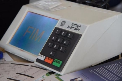 Urna eletr�nica (Imagem: Arquivo | Elza Fi�za/Ag�ncia Brasil)