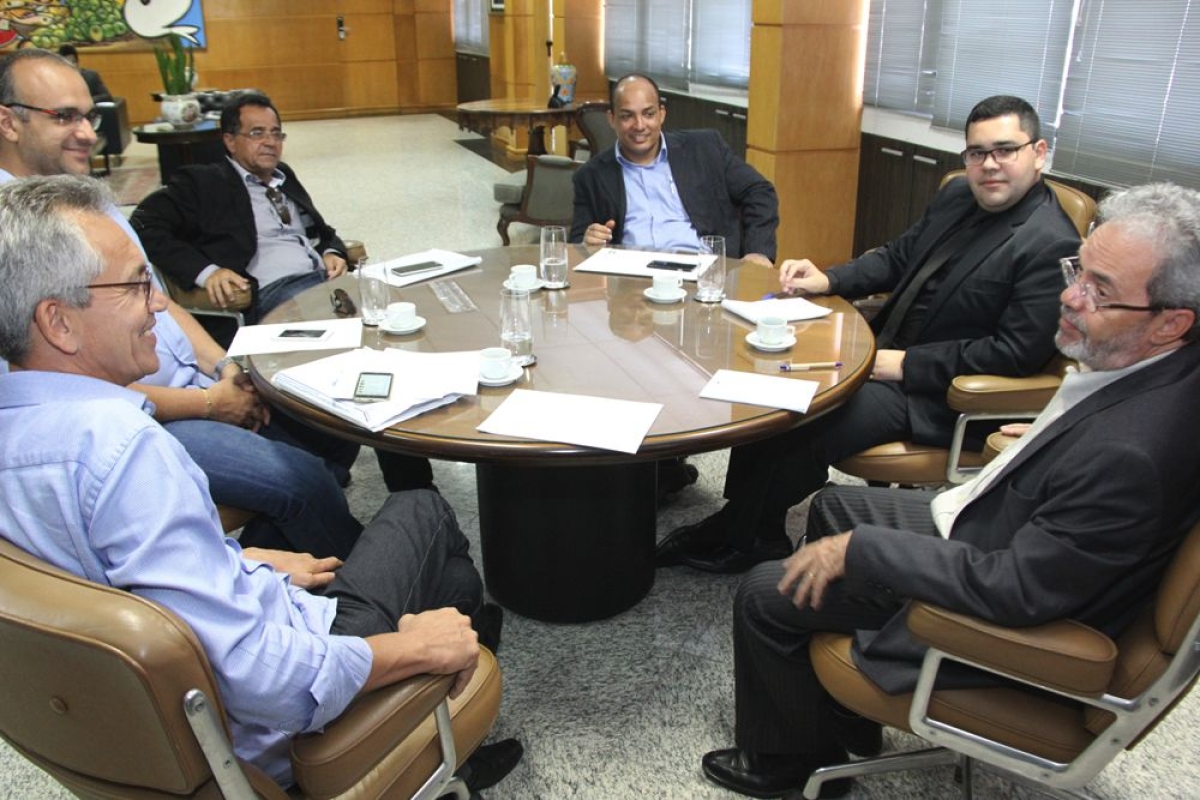 Prefeito eleito de S�o Crist�v�o busca orienta��es junto ao TCE/Sergipe (Imagem: Cleverton Ribeiro/TCE/SE)