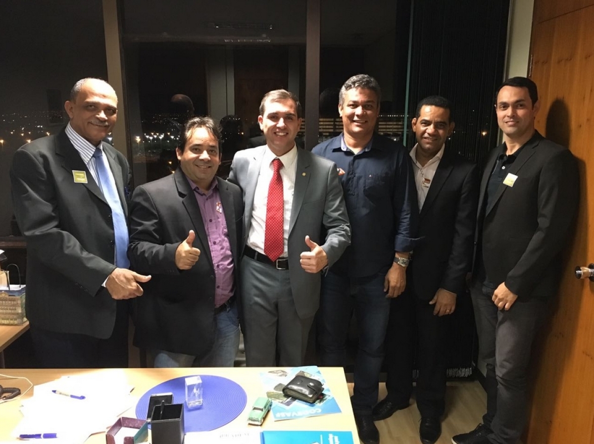 Indiaroba: Prefeito eleito Adinaldo e seu vice Marcos Sertanejo buscam apoio da bancada em Bras�lia (Imagem: Max Ralin)
