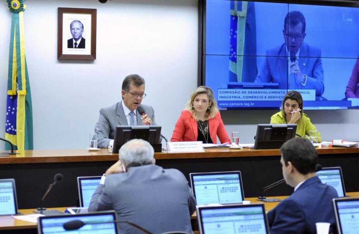 Comiss�o rejeita obriga��o de registro de ponto em microempresas (Imagem: Assessoria Laercio Oliveira)